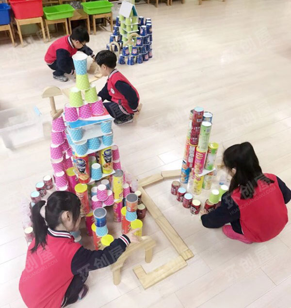 幼儿园建构区废物利用环境创设图片
