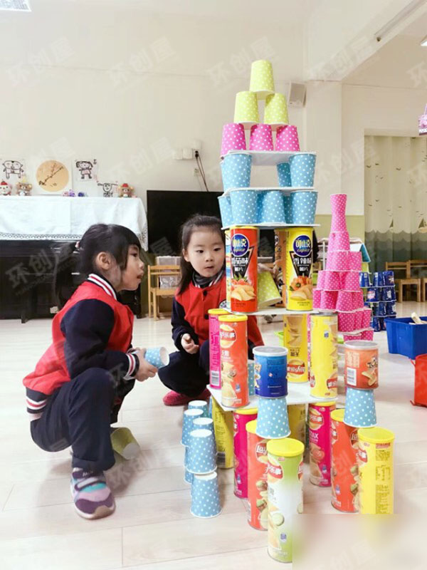 幼儿园建构区废物利用环境创设图片