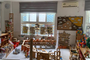 幼儿园建构区玩转拼搭图片4张