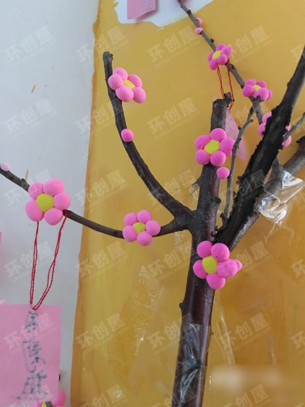 幼儿园美工区纸壳仙人掌粘土桃花图片