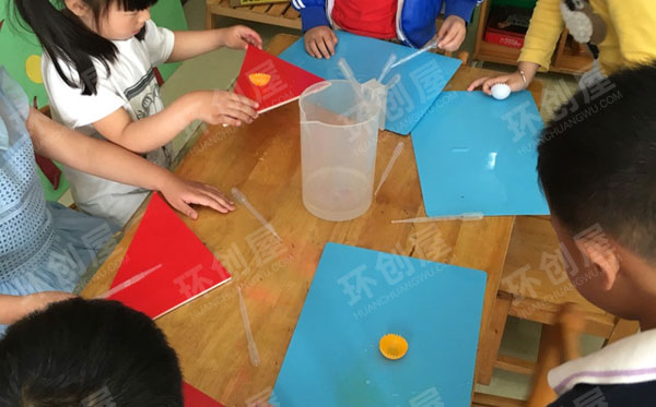 幼儿园科学区乒乓球旋转游戏图片