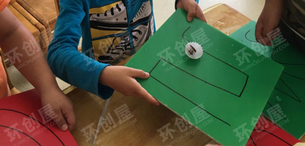 幼儿园科学区乒乓球旋转游戏图片