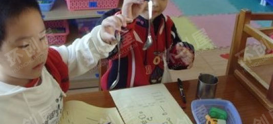 幼儿园科学区神奇的磁铁图片