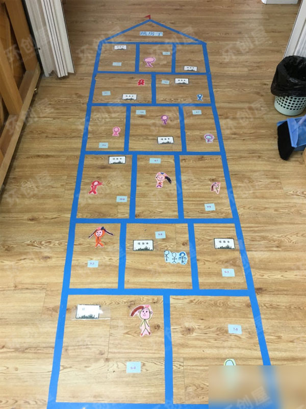 幼儿园综合环创跳房子图片