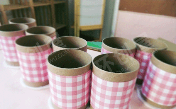 幼儿园墙面布置格子小清新风格图片