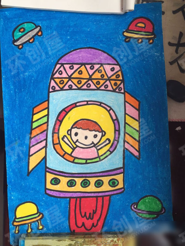 幼儿园作品展示环创蜡笔画图片