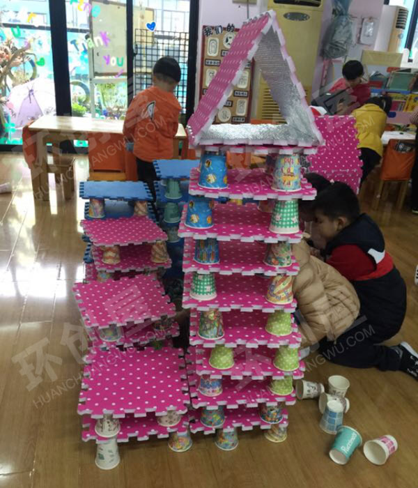 幼儿园建构区纸杯搭建图片