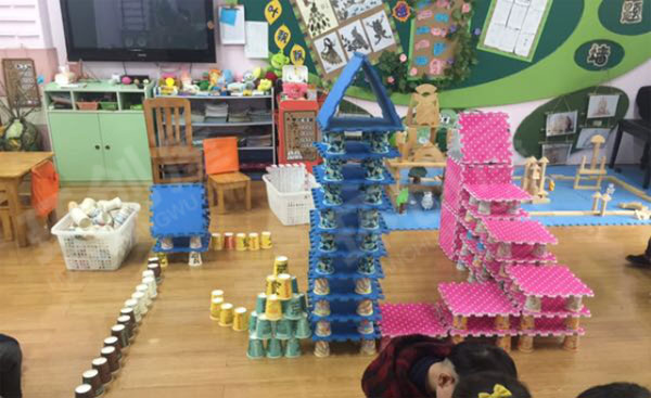 幼儿园建构区纸杯搭建图片