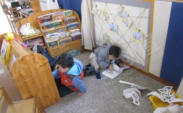 幼儿园环境创设阅读区图片