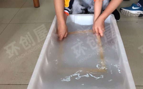 幼儿园科学区造纸术图片