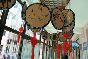幼儿园中国风吊饰走廊环创图片6张