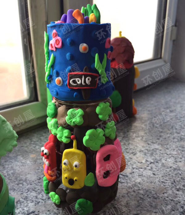 幼儿园窗台装饰瓶子的秘密图片