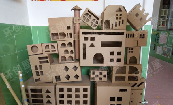 幼儿园很有特色的大厅展示板块图片