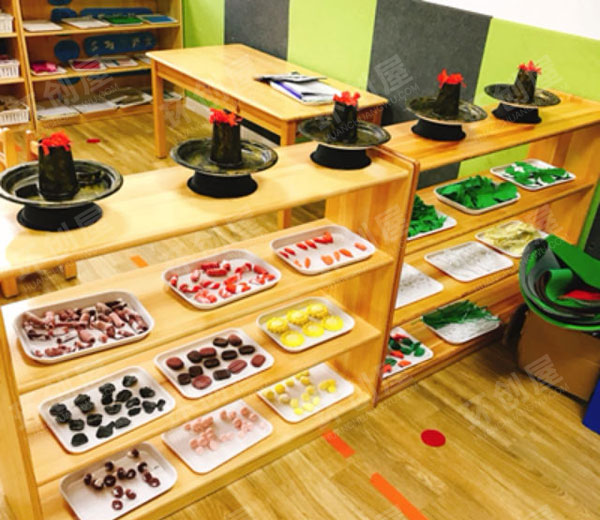 幼儿园角色区特色火锅店图片