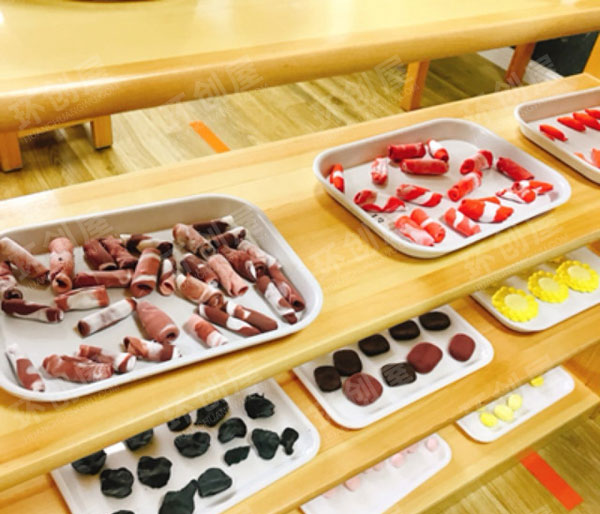 幼儿园角色区特色火锅店图片