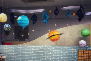 幼儿园星空环创吊饰图片3张