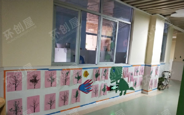 幼儿园简单作品走廊装饰环创图片