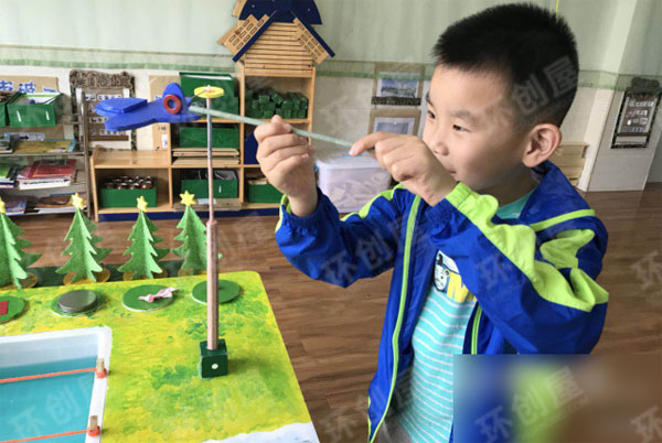 幼儿园科学区自制教玩具磁力乐园图片