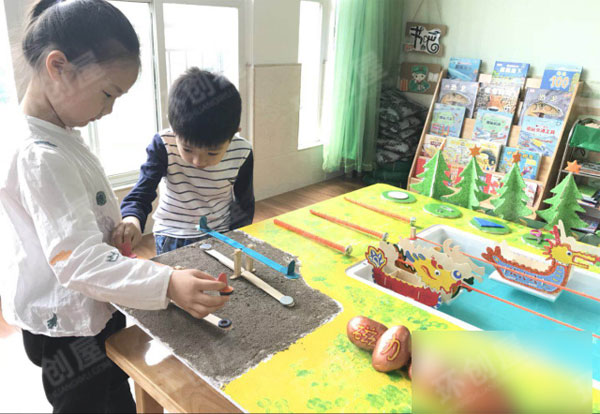 幼儿园科学区自制教玩具磁力乐园图片