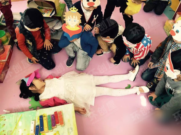 幼儿园表演区之森林故事表演图片
