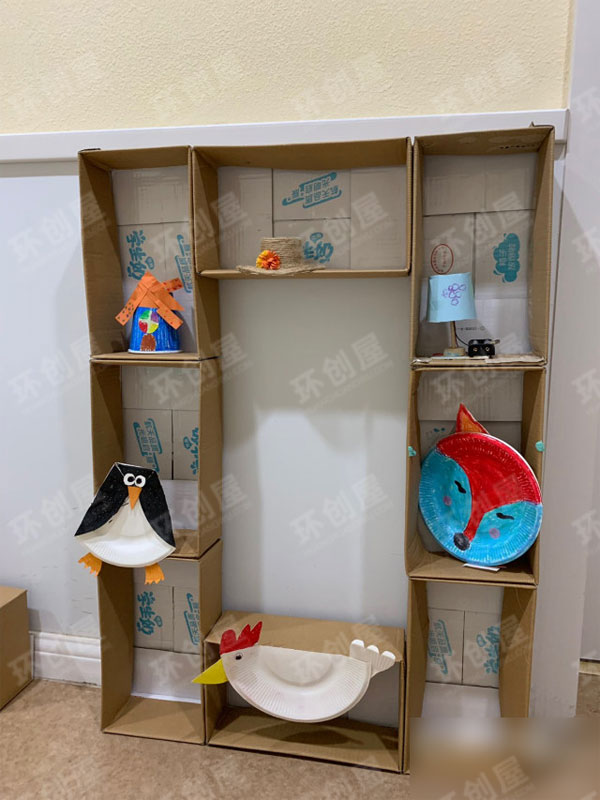 幼儿园作品展示环创牛奶盒的利用图片