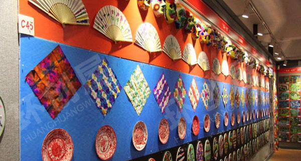 幼儿园多彩的画展布置作品展示环创图片