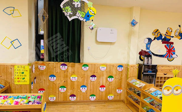 幼儿园黄色系整体环创图片