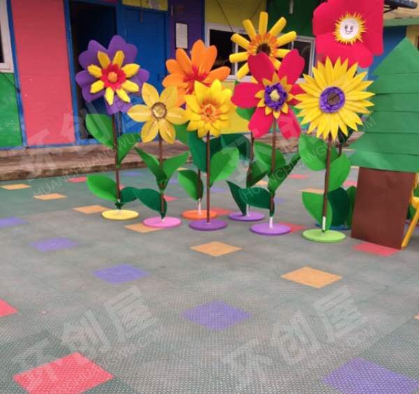 幼儿园户外 手工制作花朵环创图片