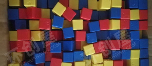 幼儿园建构区环创低结构材料搭建图片
