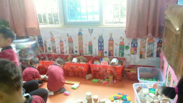 幼儿园建构区环创废物利用搭建图片
