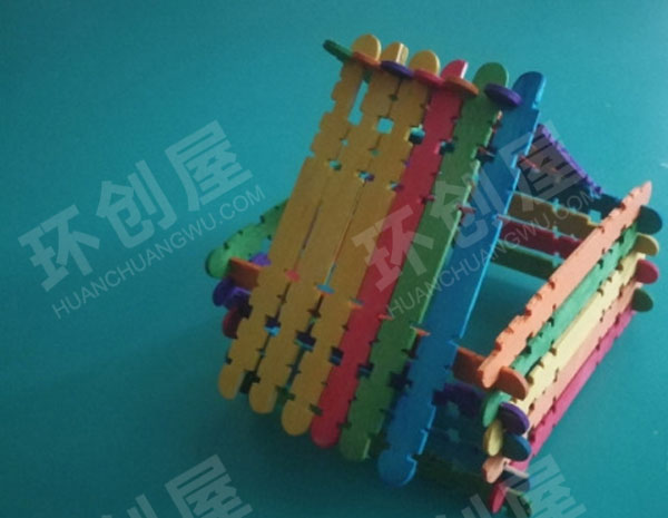 幼儿园建构区环创低结构材料搭建图片