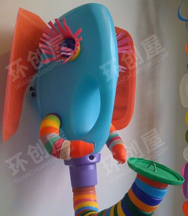 幼儿园美工区有趣的塑料瓶图片