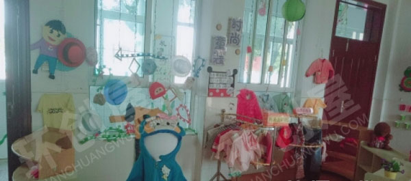 幼儿园角色区环创可爱儿童服装图片