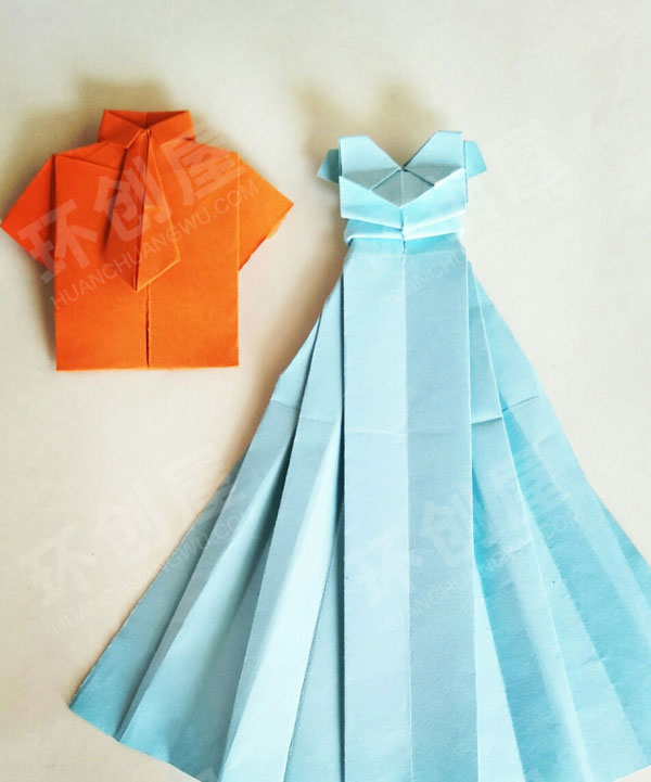 幼儿园角色区服装店美好的夏季衣服图片