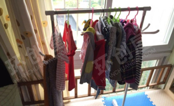 幼儿园角色区品牌服装店图片