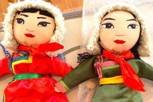 幼儿园综合区环创蒙古民族特色杖头木偶道具图片2张