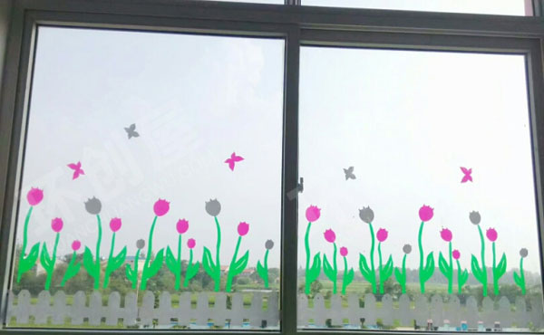 幼儿园树木花卉蝴蝶主题门窗环创图片