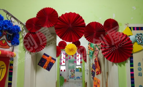 幼儿园门窗新年环创主题图片