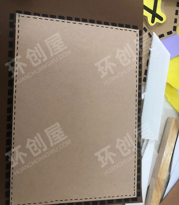 幼儿园废物利用家园联系栏环创图片
