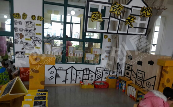 幼儿园建构区拼搭天地图片