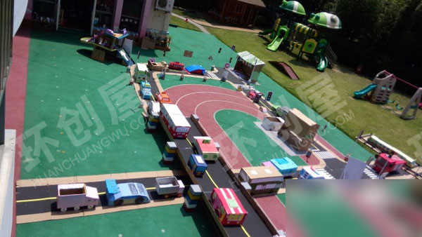 幼儿园建构区马路上的交通图片