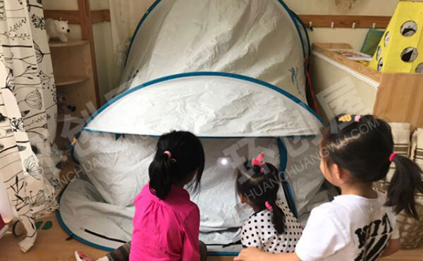 幼儿园科学区影子游戏图片