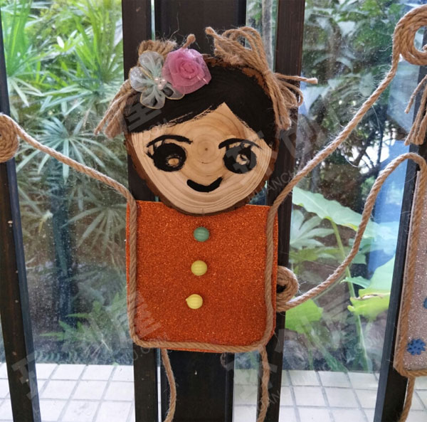 幼儿园走廊可爱的宝宝图片