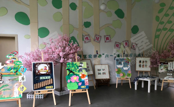 幼儿园作品展示传经典悦童心展板图片