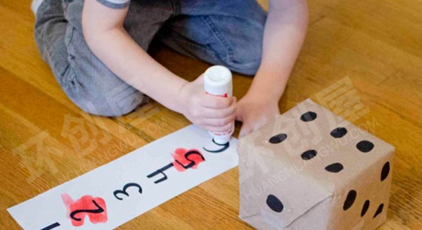 幼儿园益智区骰子数学游戏图片