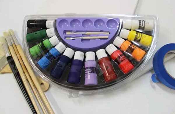 幼儿园美工作品墙面装饰图片