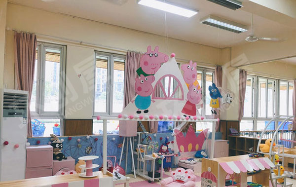 幼儿园小猪佩奇风格吊饰图片