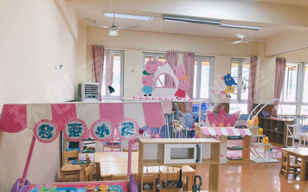 幼儿园小猪佩奇风格吊饰图片