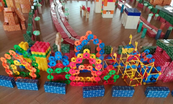幼儿园结构游戏我心目中的小学图片