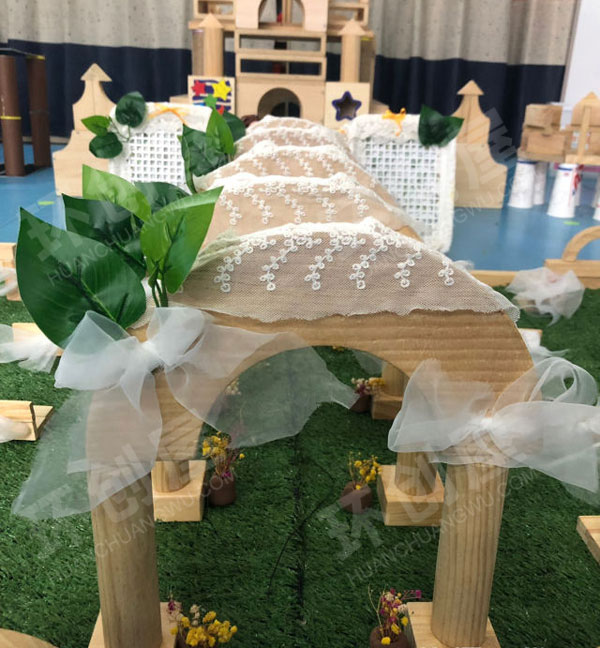 幼儿园建构区婚庆建筑搭建图片